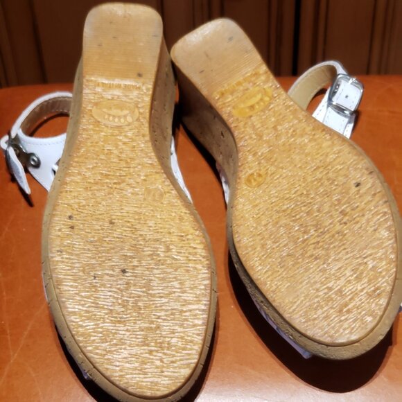 Spring Step White Open Toe Wedge Leather  Shoes/Sandals -  Size 7 (37) Like New - Picture 8 of 9